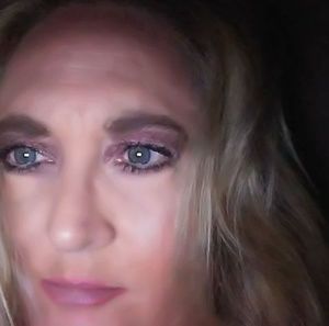 Meet your Posher, Deena